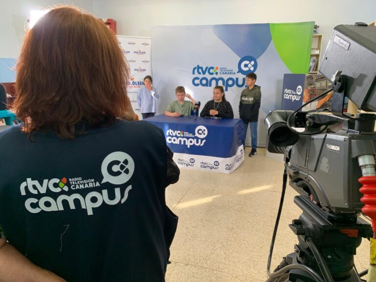 Escolares herreños descubren la televisión con Campus RTVC