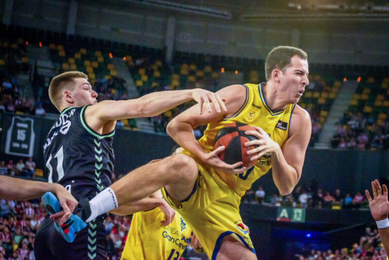 81-71. El Granca cae en Bilbao y se complica sus opciones de playoffs