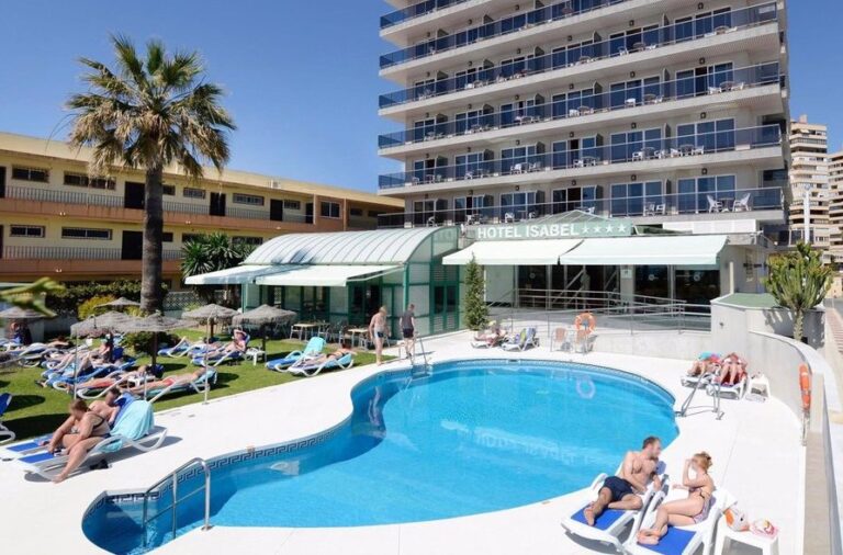 Cataluña y Baleares, las dos comunidades en España con tasa turística