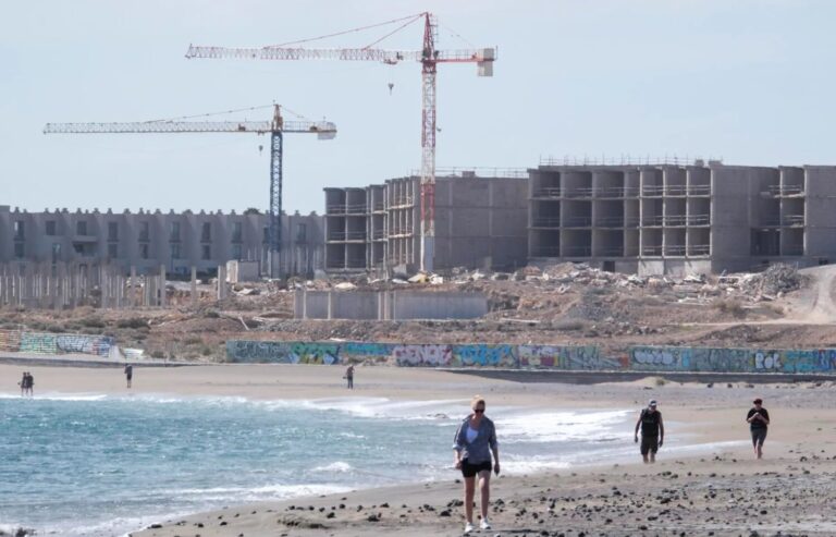 Ordenan una nueva paralización de las obras del hotel de La Tejita