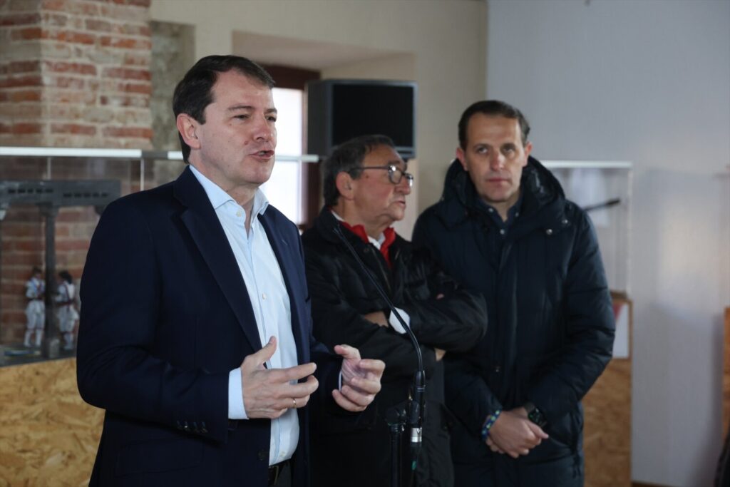 Castilla y León reclama al Gobierno una comunicación "más fluida" con las CCAA para hablar sobre la acogida de migrantes