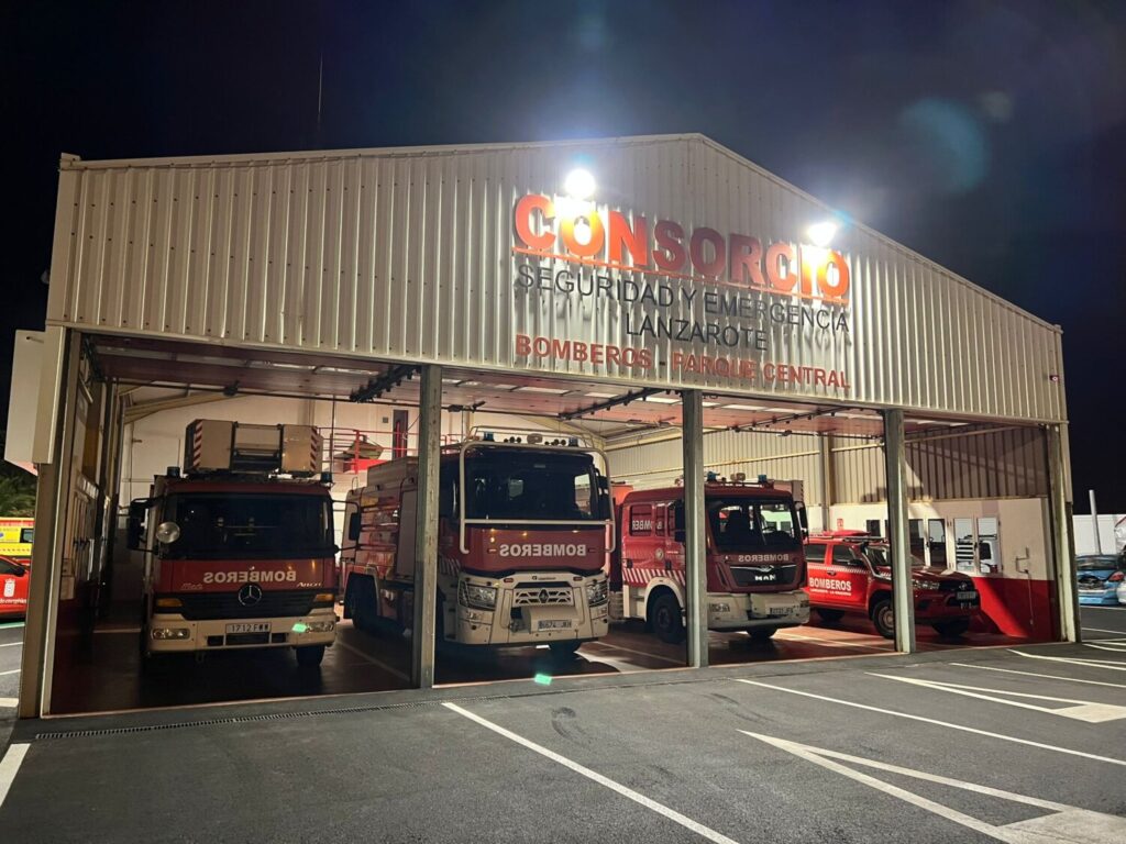 El rescate de los tres menores de un ascensor se produjo la pasada tarde de sábado y hasta el lugar acudió el Consorcio de Bomberos, la Policía Local y técnicos del SUC