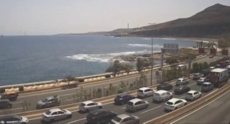 Un accidente de tráfico provoca retenciones en la GC-1