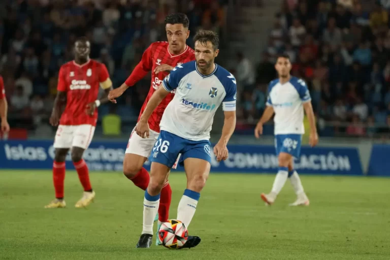 El capitán del CD Tenerife pide “mantener el foco” ante el Racing de Ferrol