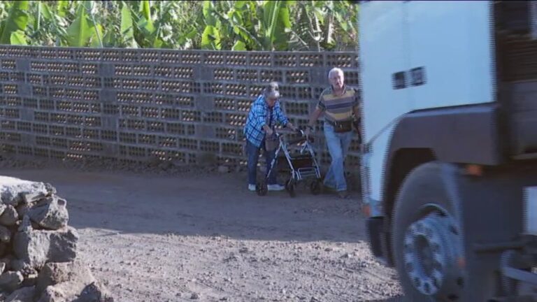 Vecinos de Cabrejas, en Tazacorte, denuncian el deterioro de la vía de acceso