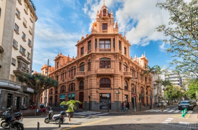 El TSJC suspende la prohibición de acceso por bajas emisiones en Santa Cruz de Tenerife