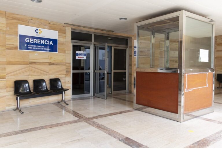 Regresa la actividad asistencial en el Consultorio de Las Galletas tras el incendio