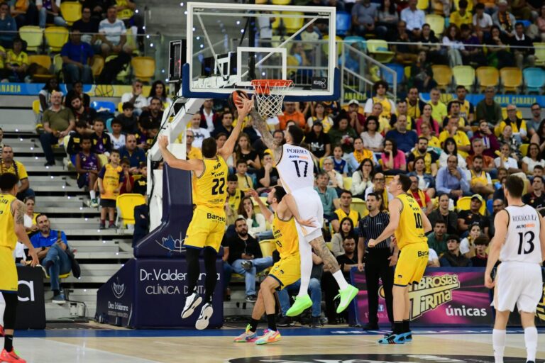 71-73. Derrota del Gran Canaria ante el Real Madrid