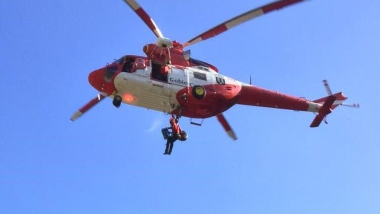 Buscan a un pescador que cayó al mar en La Aldea 