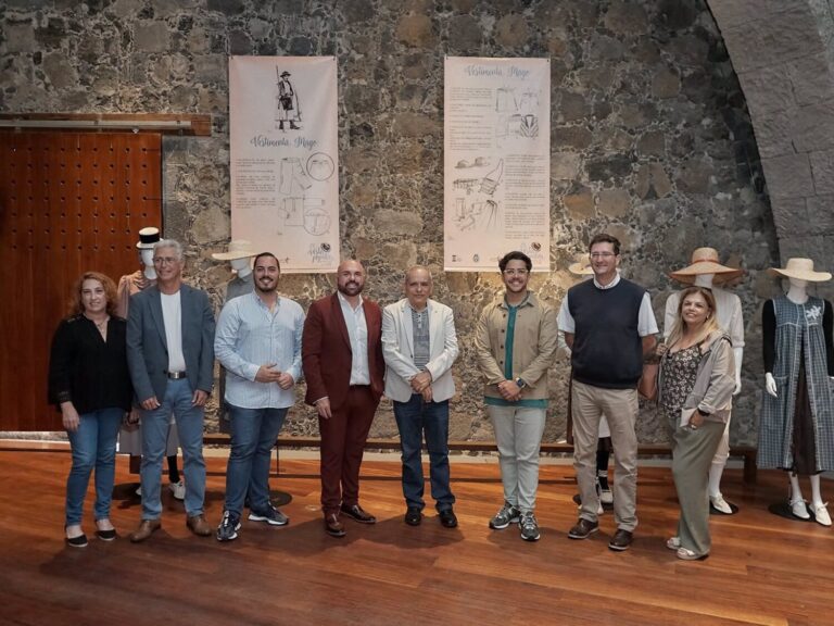 El Puerto de la Cruz acoge una exposición sobre la vestimenta popular de Tenerife