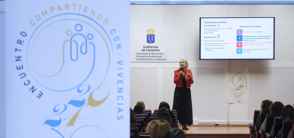 Docentes de Las Palmas comparten experiencias en convivencia positiva