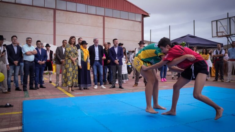 Las celebraciones por el día de Canarias llegan a los centros escolares