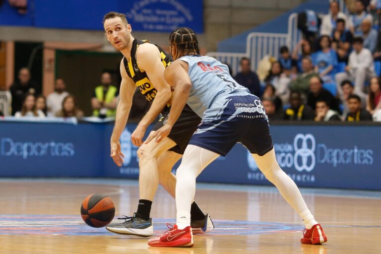 76-54. El Lenovo no pudo este domingo con el Breogán