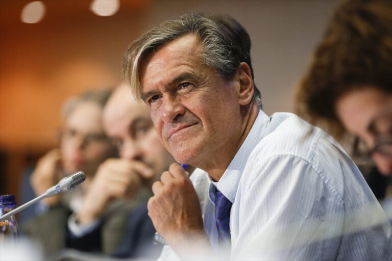 López Aguilar reconoce la necesidad de “un colchón de respuesta europea” para inmigración