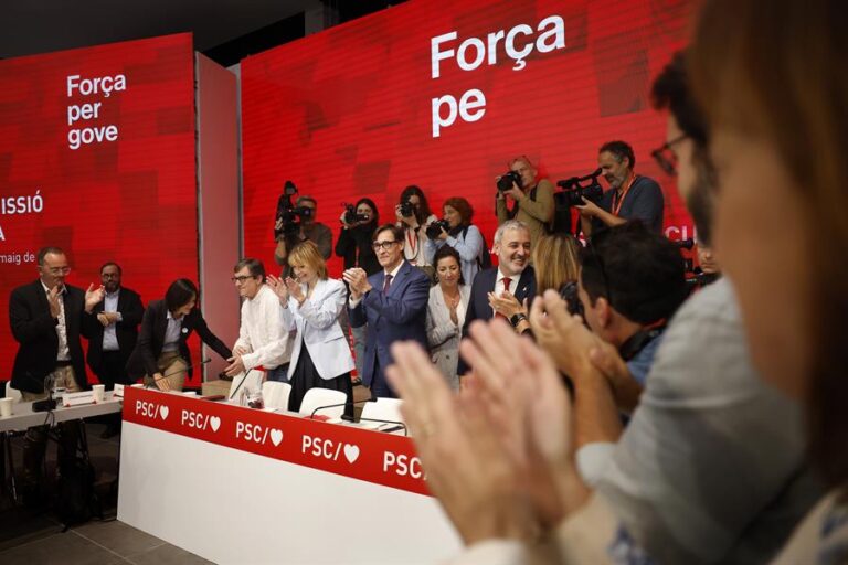 El PSC inicia los primeros contactos con los partidos para explorar pactos