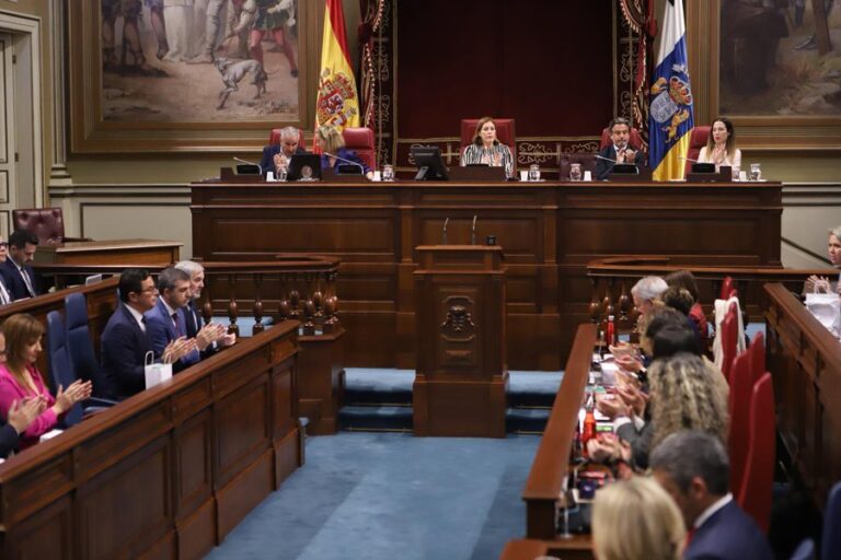 Pleno del Parlamento | Zapata confía en puesta en marcha de grupos eléctricos de emergencia en 2025