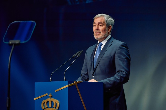 Imagen de Fernando Clavijo durante su discurso en la entrega de los Premios Canarias 2024. Foto del Gobierno de Canarias 