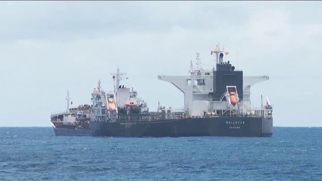 Activan la prealerta por un vertido de combustible de escasa consideración en la costa de la capital. Imagen RTVC