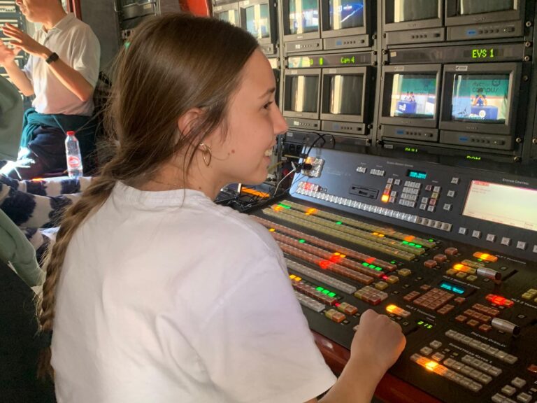 La unidad móvil de Campus RTVC desembarca en la isla colombina