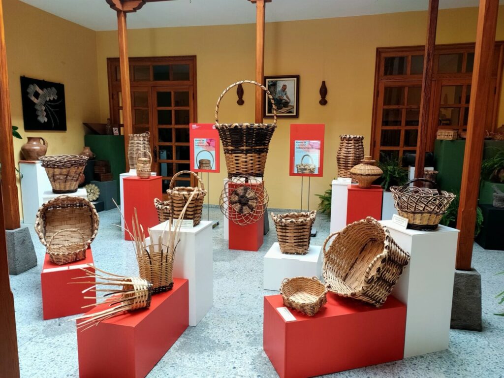 La muestra de cestería se podrá visitar hasta el próximo 13 de junio, en horario de 09.00 a 13.00 y de 16.00 a 19.00 horas, de lunes a viernes