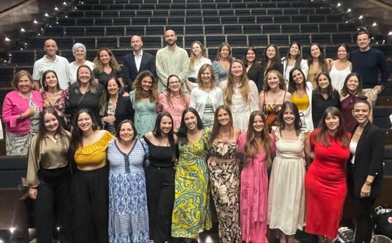 El Colegio de Enfermería de Las Palmas reconoce a las nuevas especialistas egresadas