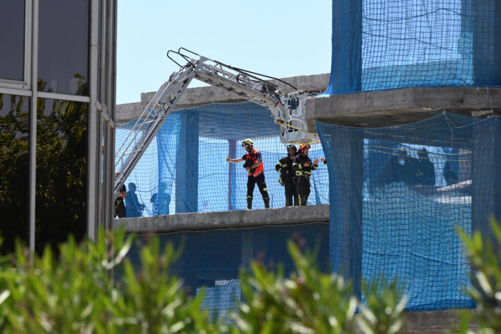 Hallan los cuerpos sin vida de los dos trabajadores tras caer el forjado de un edificio de Madrid