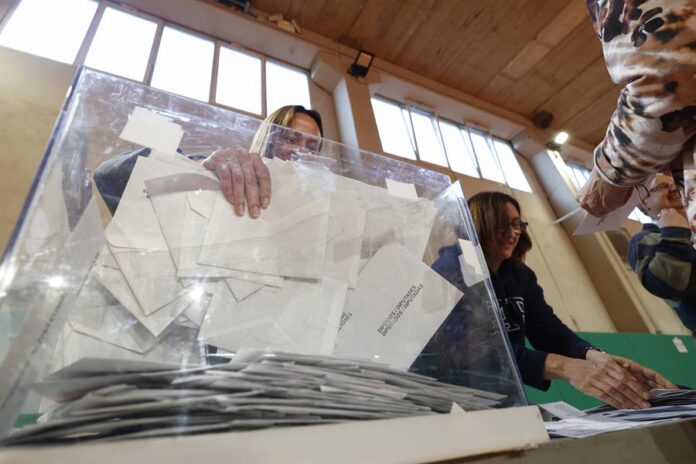 Urna en elecciones. Imagen de recurso EFE