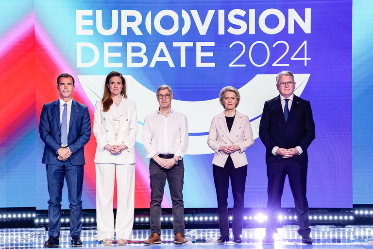 Participantes en el debate a presidir la Comisión Europea: Nicolas SCHMIT, Partido Socialista Europeo, Sandro GOZI, Renew Europe Now, Terry REINTKE, Los Verdes Europeos, Ursula von der LEYEN, Partido Popular Europeo y Walter BAIER. Izquierda europea / Parlamento Europeo 