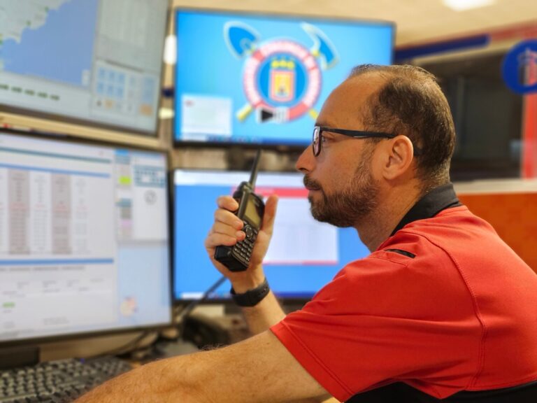 Rescatan a un varón en estado crítico del mar en Tenerife