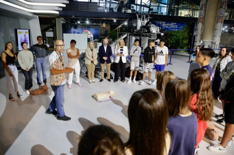 El Insular-Materno Infantil organiza una jornada de talleres de educación sanitaria para escolares