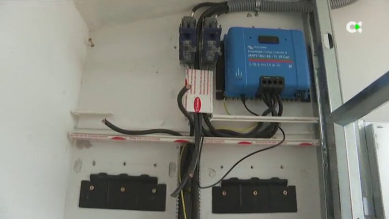 Roban la instalación fotovoltaica a afectados por la erupción del Tajogaite