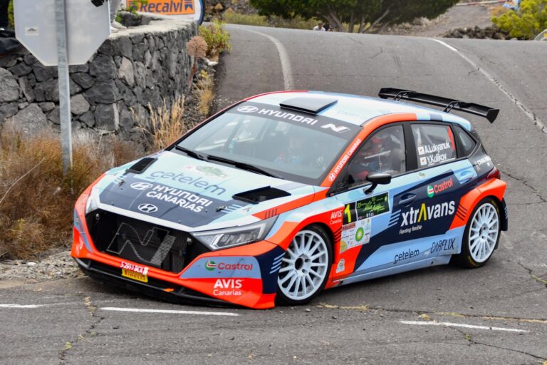 Comienzo del 33º Rallye Internacional bp Villa de Adeje Tenerife Trofeo CICAR