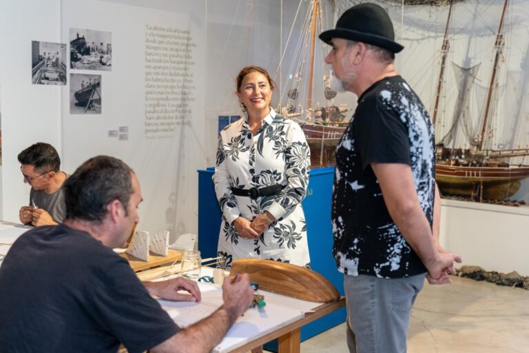 El Cabildo de Lanzarote organiza talleres para preservar el oficio tradicional de carpintero de ribera