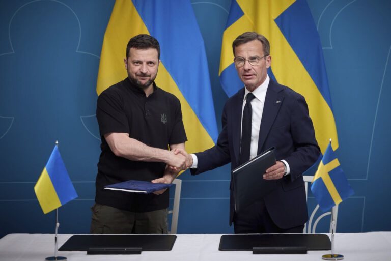 Zelenski agradece a Suecia su “sólido acuerdo” de asistencia a Ucrania 