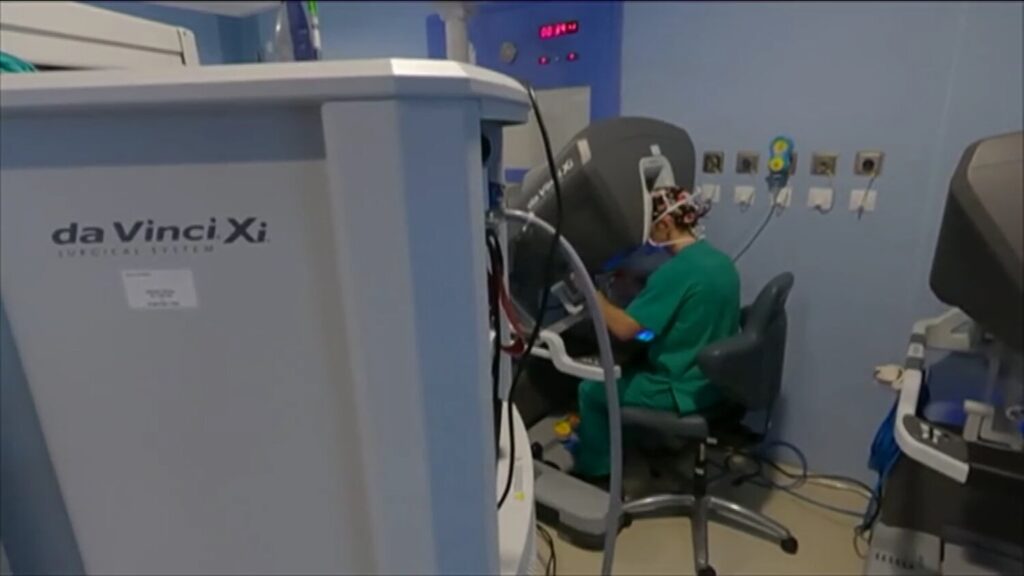 'Cirugía robótica, el presente futuro', un reportaje de Pedro Cubiles