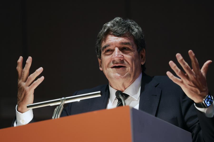 Escrivá dice que la subida salarial de empleados públicos se cobrará en la próxima nómina