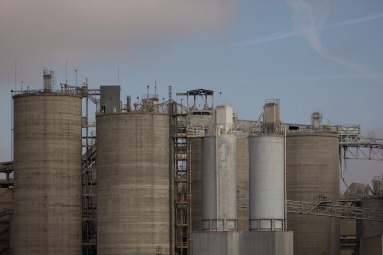 Canarias lidera la bajada de los precios industriales durante mayo