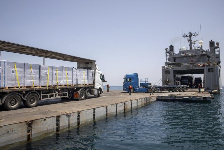 EEUU reanuda la entrega de ayuda humanitaria a través del muelle flotante