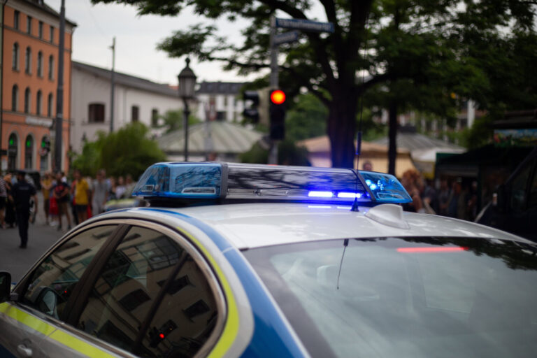 Un choque frontal entre un coche y una guagua deja 14 heridos en el norte de Alemania