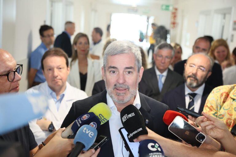 Clavijo achaca el auge de la ultraderecha al discurso “demagogo” de la migración que hacen “algunos partidos”