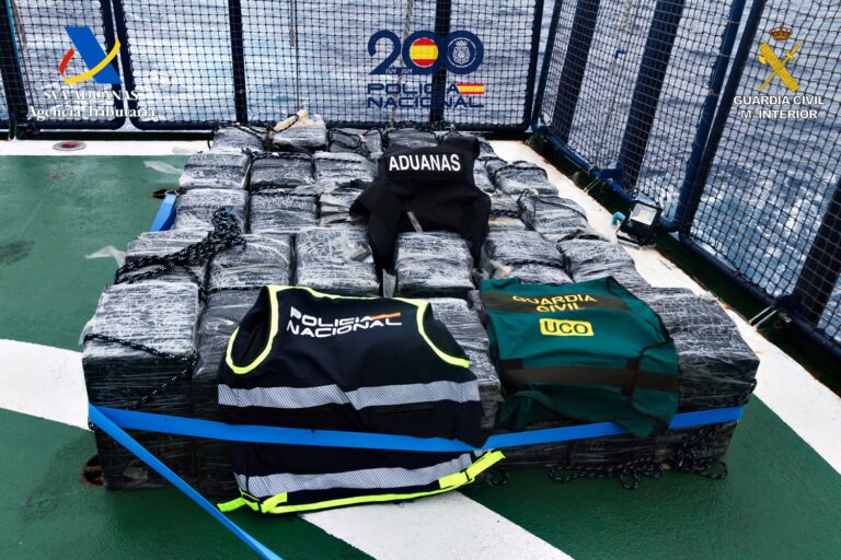 Interceptan un semisumergible que creen que transportaba droga a la Península