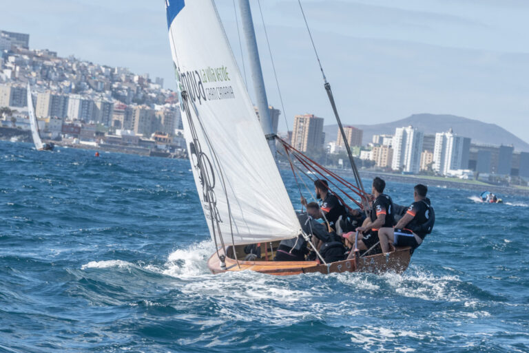 La Vela Latina canaria de botes, en directo en Televisión Canaria