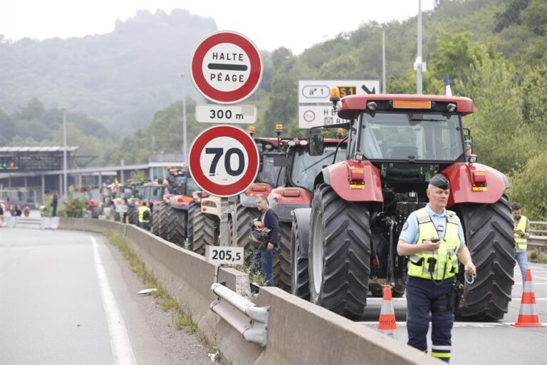 Cerrada la autopista AP-7 en dirección a Francia por las protestas de agricultores