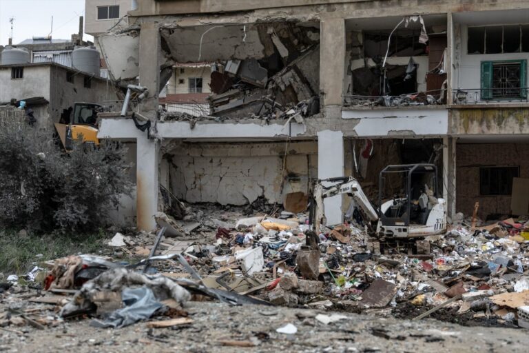 Líbano eleva a unos 500.000 los desplazados por los últimos bombardeos de Israel