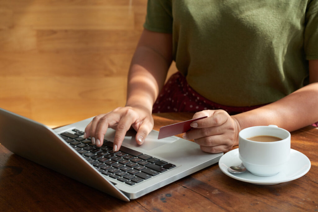 Comienzan las rebajas, y el comercio online cada vez más presente. Imagen de recurso Freepik