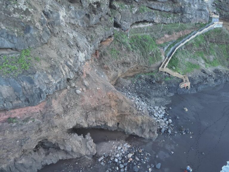 La Orotava cerrará durante el verano la playa de Los Patos por desprendimientos