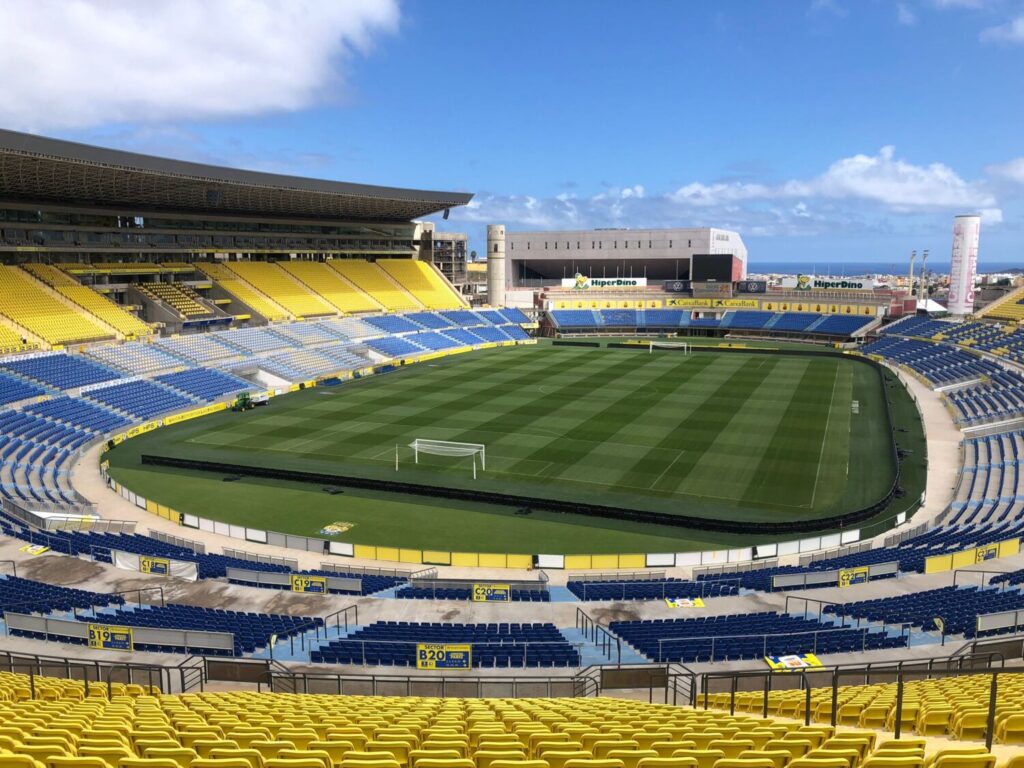 El Cabildo licita las demoliciones de la primera fase de obras del Estadio de Gran Canaria. Imagen de archivo del interior del Estadio de Gran Canaria que aspira a ser sede del Mundial 2030. RTVC .