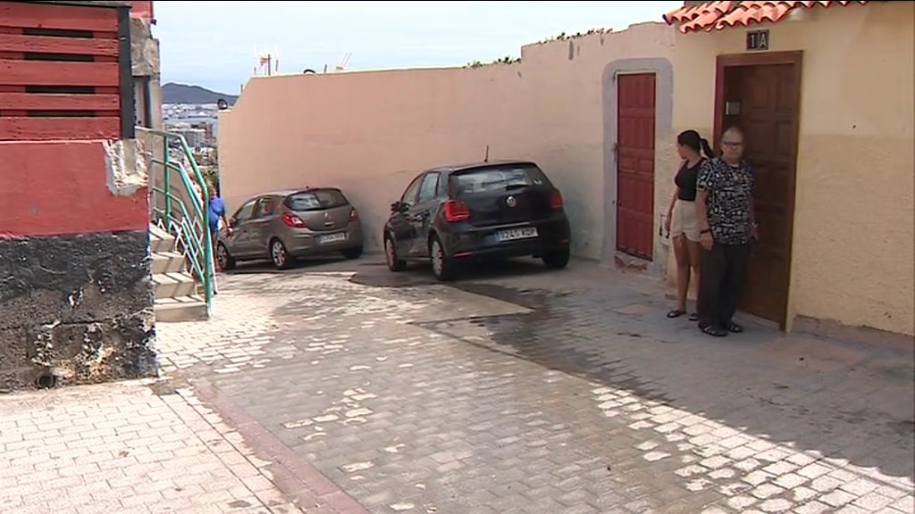 Filtraciones de agua en el barrio de El Risco de San Nicolás, en Las Palmas de Gran Canaria. Imagen RTVC