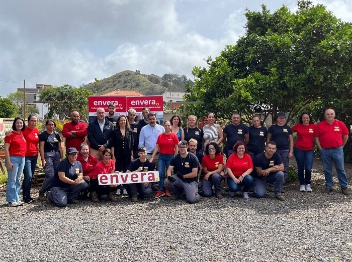 Hoteles más sostenibles e integradores. Imagen de la Asociación Envera durante la visita de la patronal hotelera y la Consejería de Turismo. Foto ENVERA