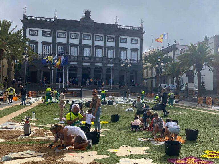 Las Palmas de Gran Canaria se vuelca con la celebración del Corpus Christi